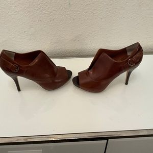 NWOB MAX STUDIO CONCAC BUTTER SOFT PEEP TOE BOOTIE BOOT SHOE